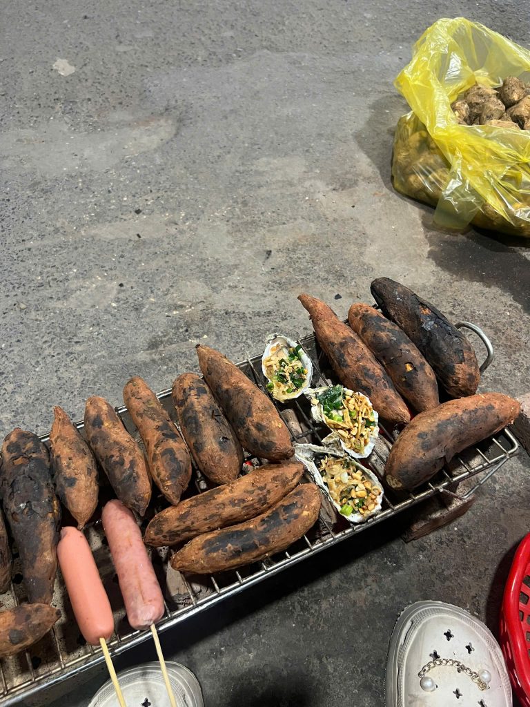 Khoai nướng đồ ăn vặt tại Mỹ Đình