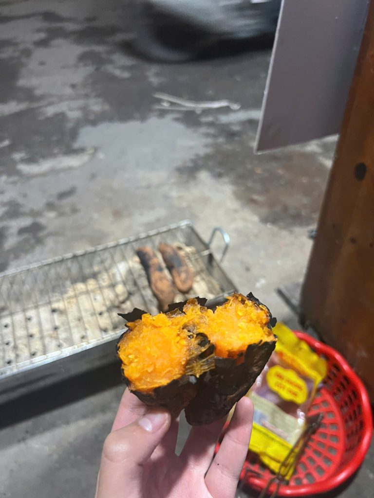 Khoai nướng đồ ăn vặt tại Mỹ Đình