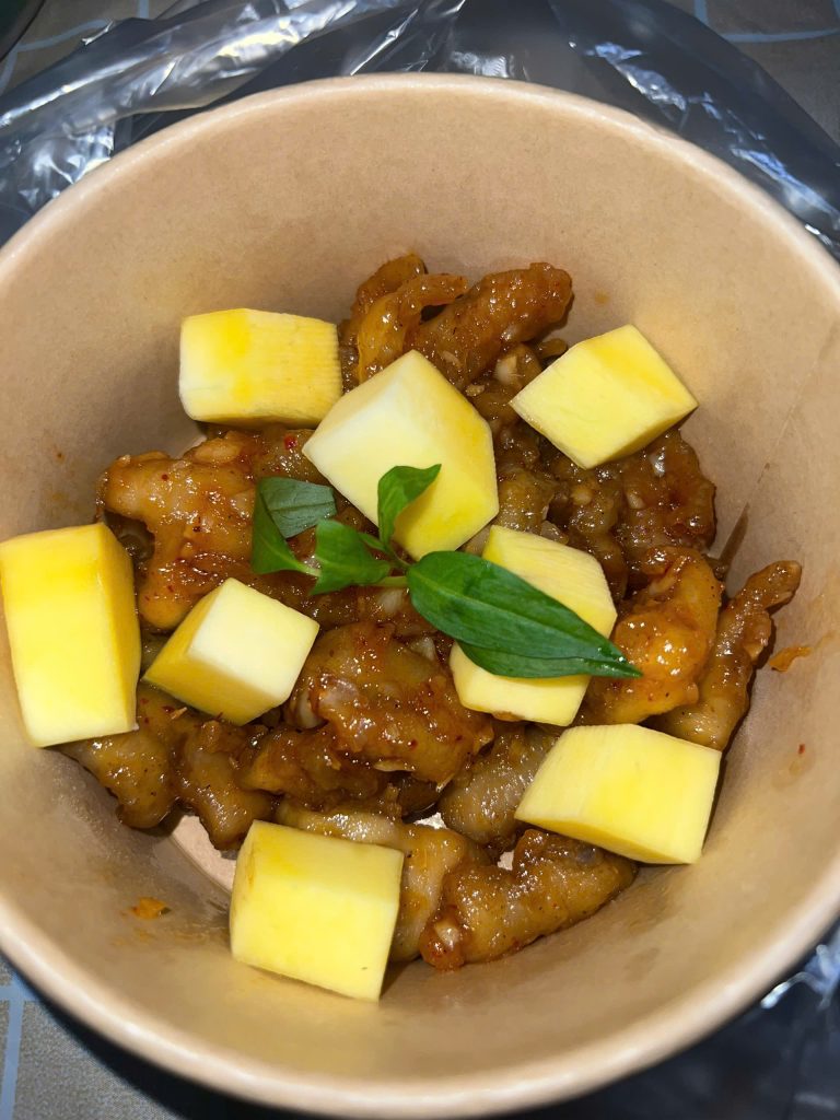 Đồ ăn vặt tại Mỹ Đình sản phẩm chân gà mắm tỏi